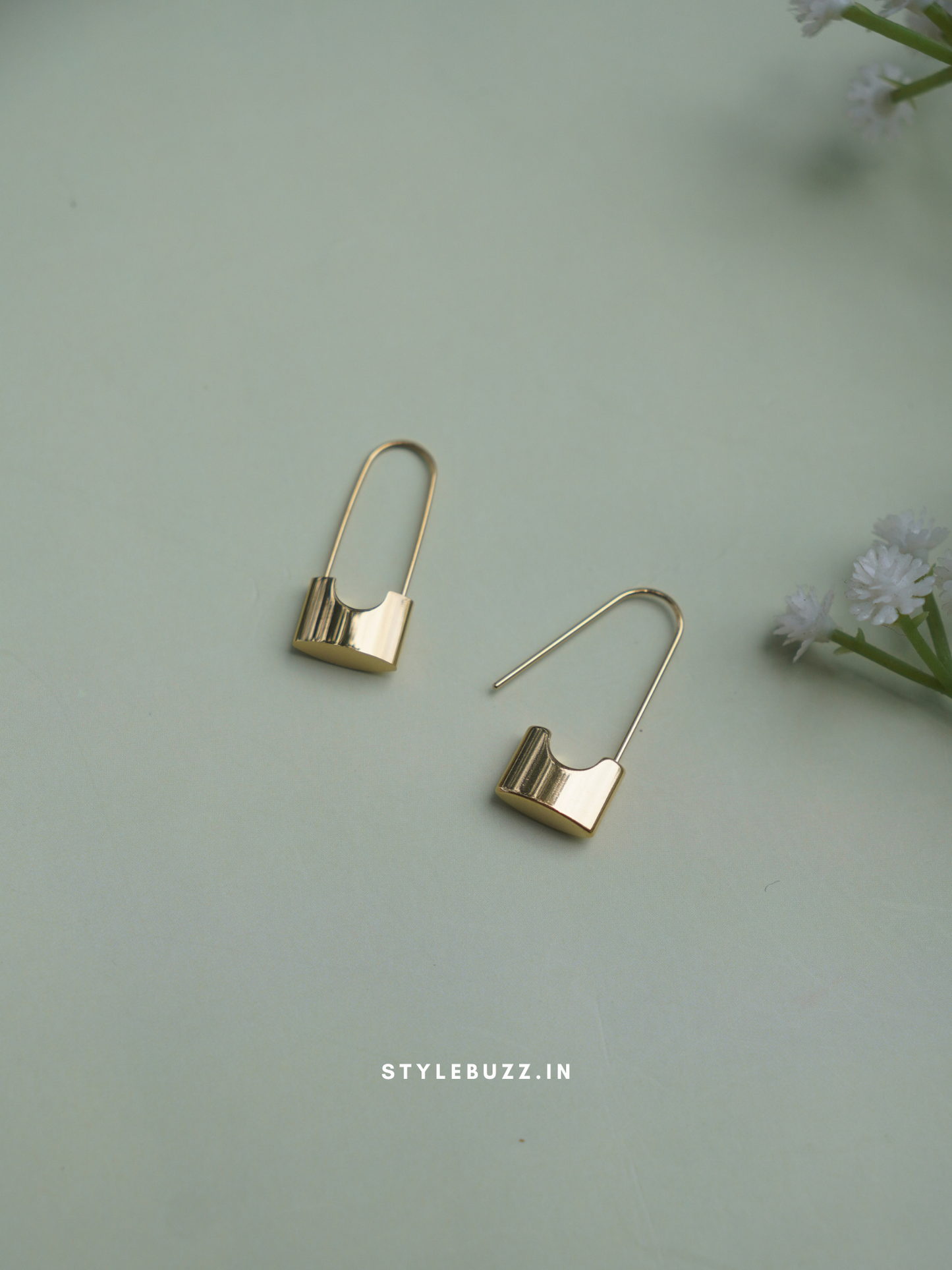 Anti tarnish waterproof pin designed hoop earrings