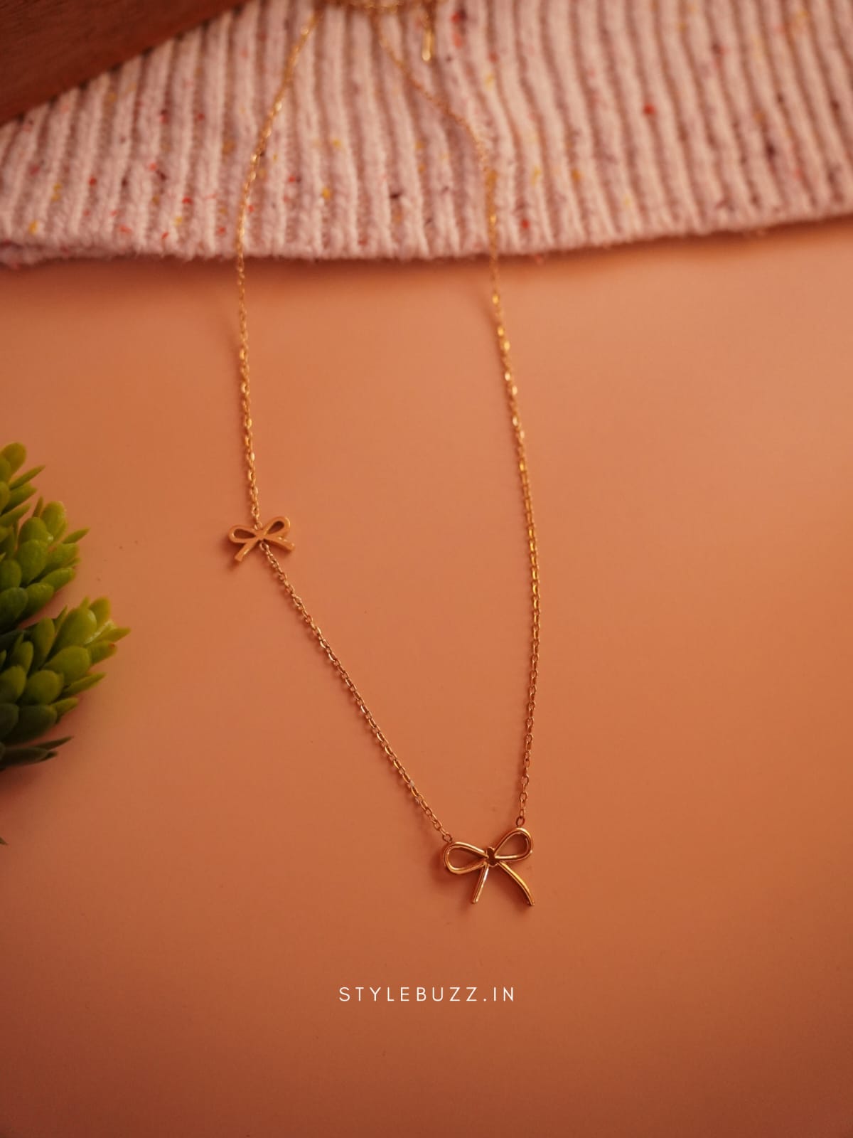 Anti Tarnish Bow Designed Elegant Necklace