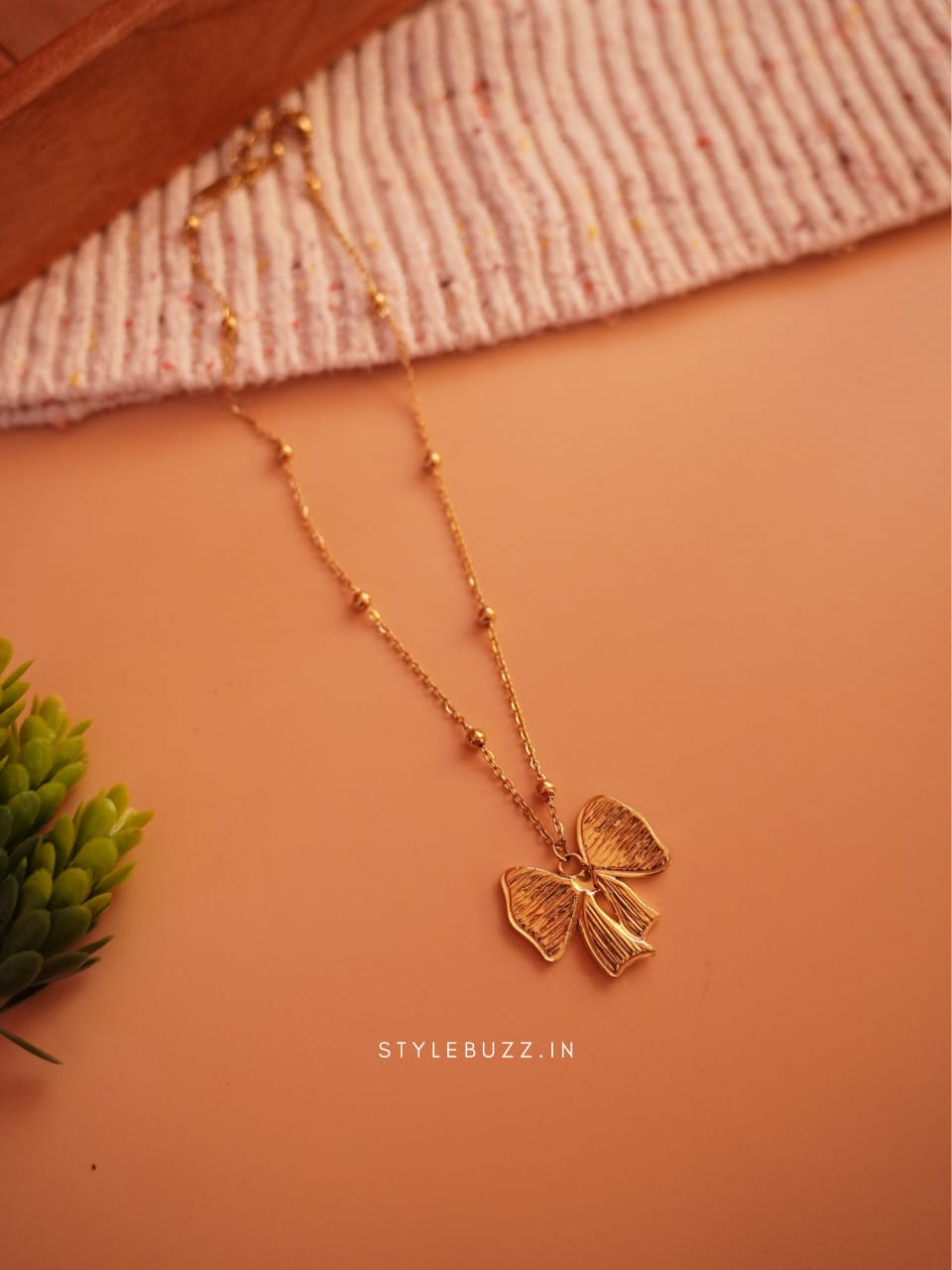 Anti Tarnish Bow Designed Stylish Necklace