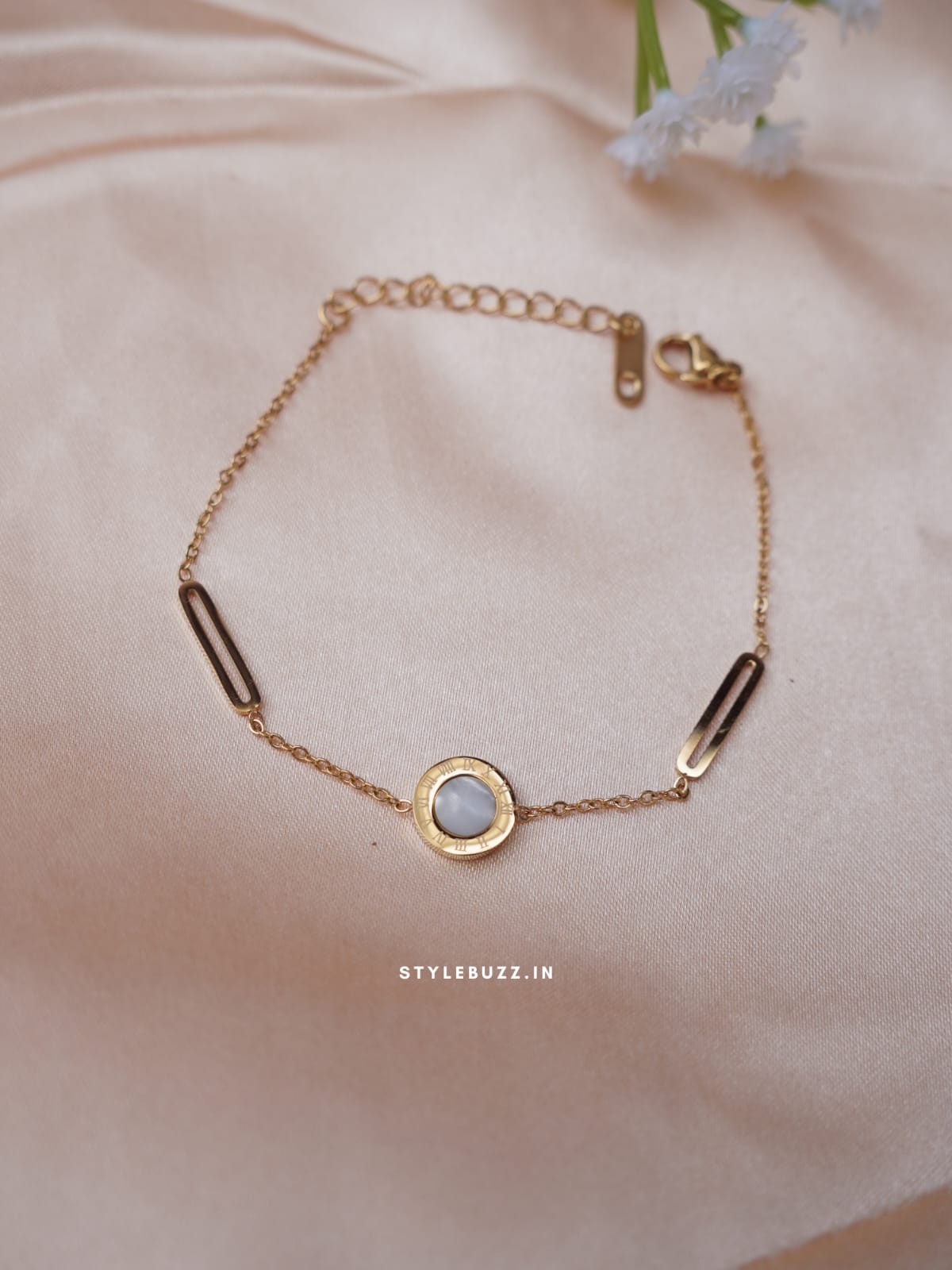 Anti Tarnish Delicate Western Designed Classic Bracelet