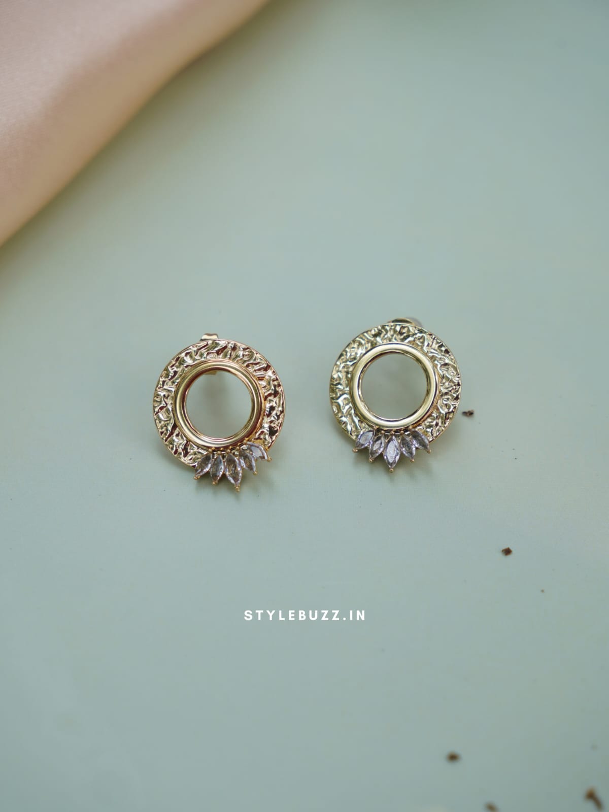 Anti Tarnish Elegant Circular Stud Earrings With Crystal