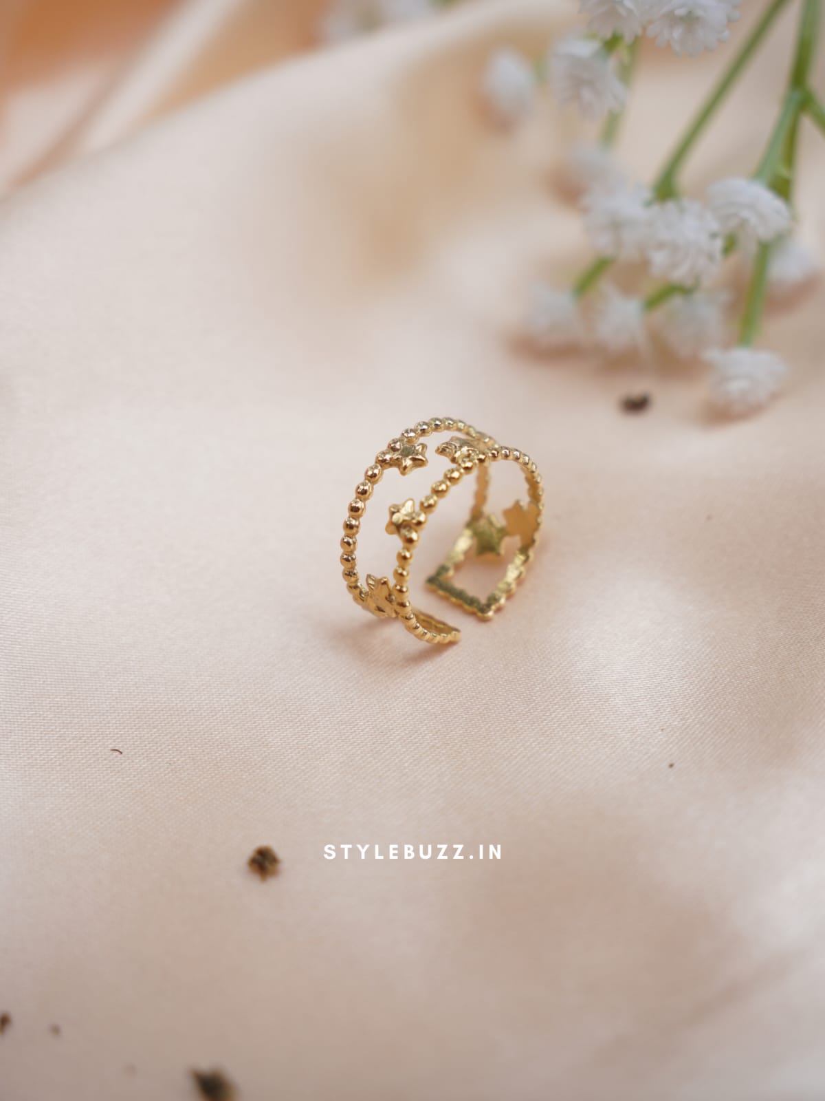 Anti Tarnish Elegant Designed Gold Toned Finger Ring