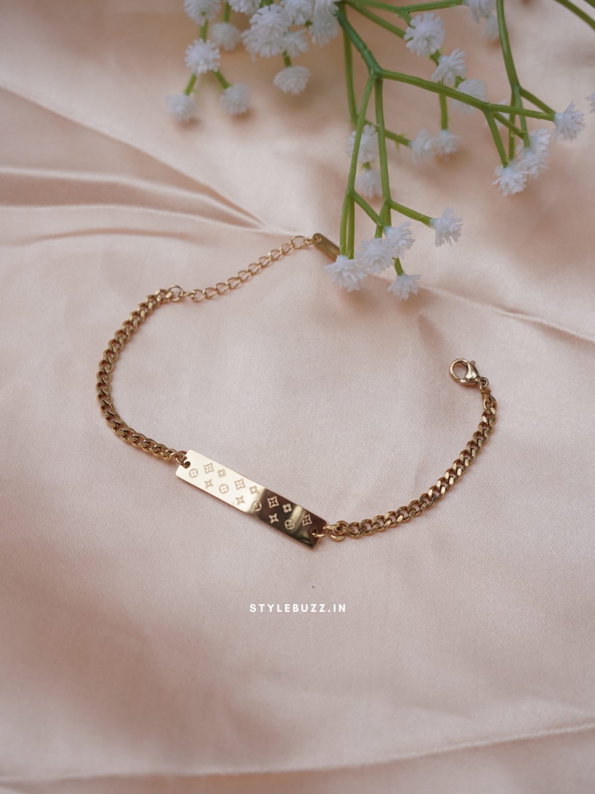 Anti Tarnish Unisex Elegant Designed Bracelet