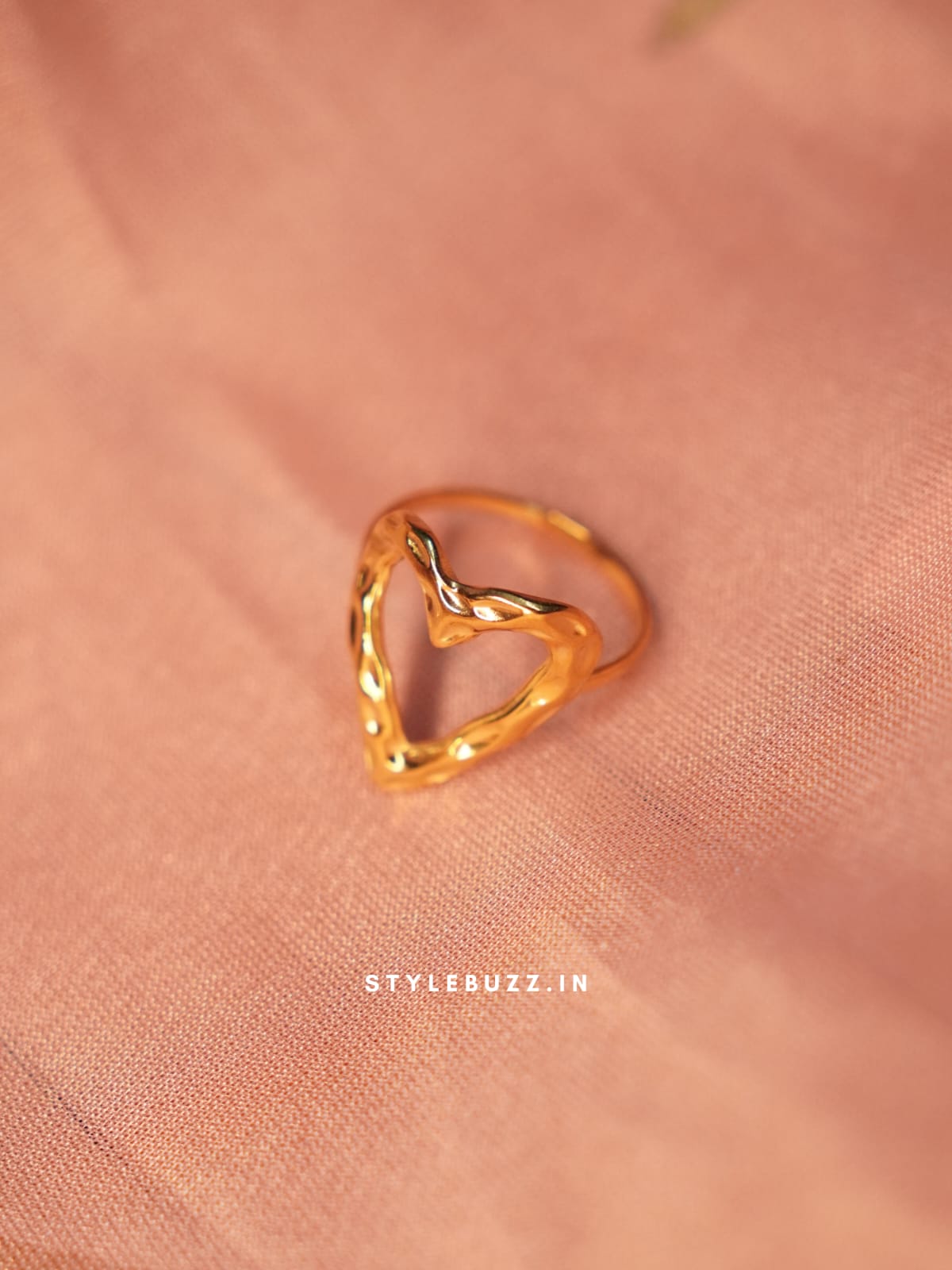 Anti Tarnish Elegant Heart Designed Finger Ring
