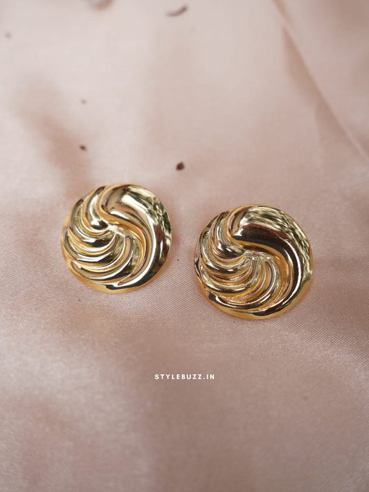 Anti Tarnish Gold Tone Knot Designed Vintage Stud