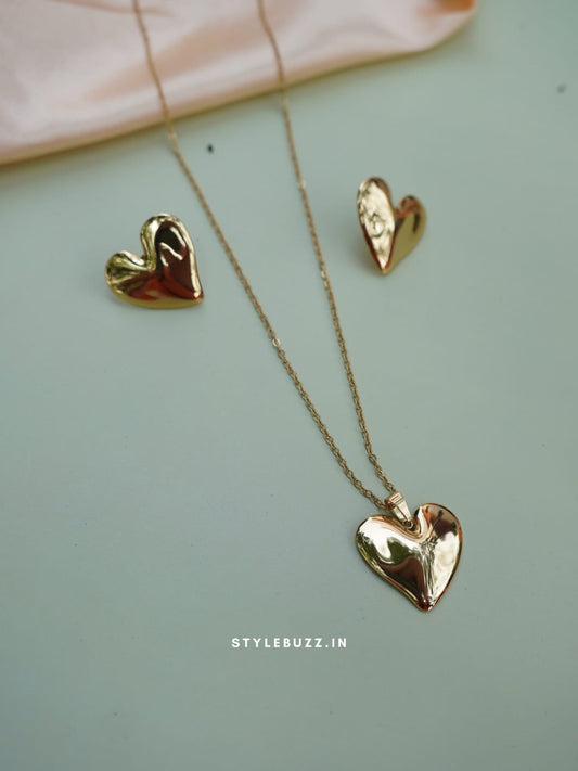 Anti Tarnish Gold Toned Heart Designed Necklace For Women