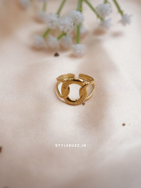 Anti Tarnish Gold Toned Vintage Finger Ring
