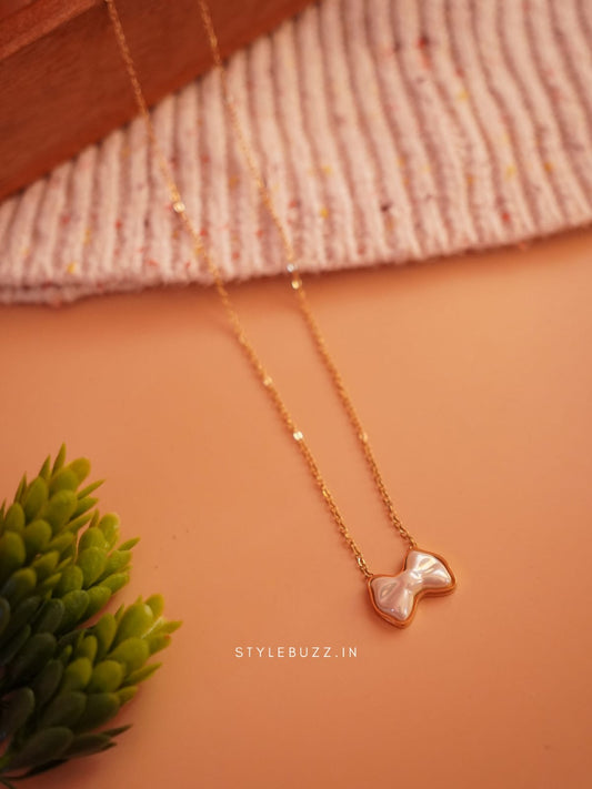 Anti Tarnish MOP Bow Designed Stylish Necklace