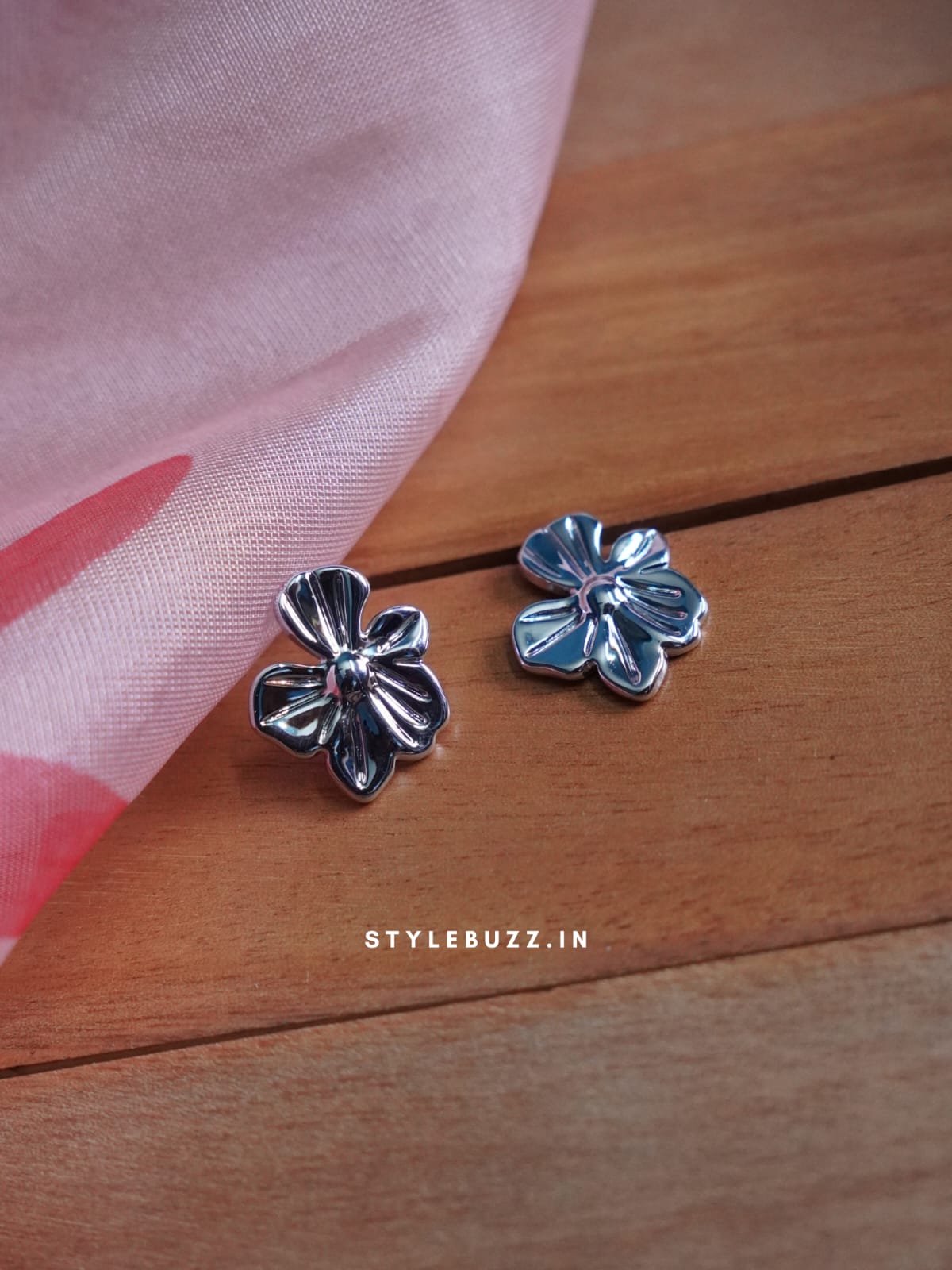 Anti Tarnish Silver Tone Elegant Floral Designed Stud