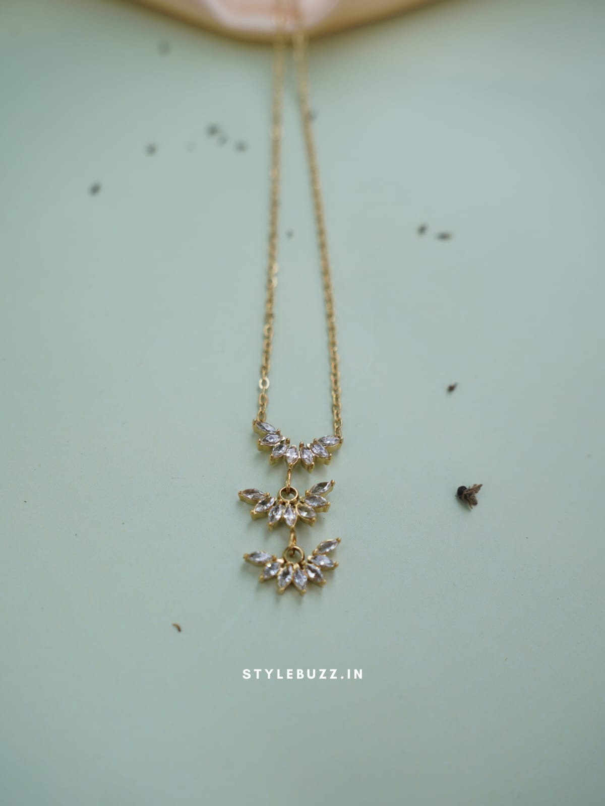 Anti Tarnish Trendy Flower Designed Necklace