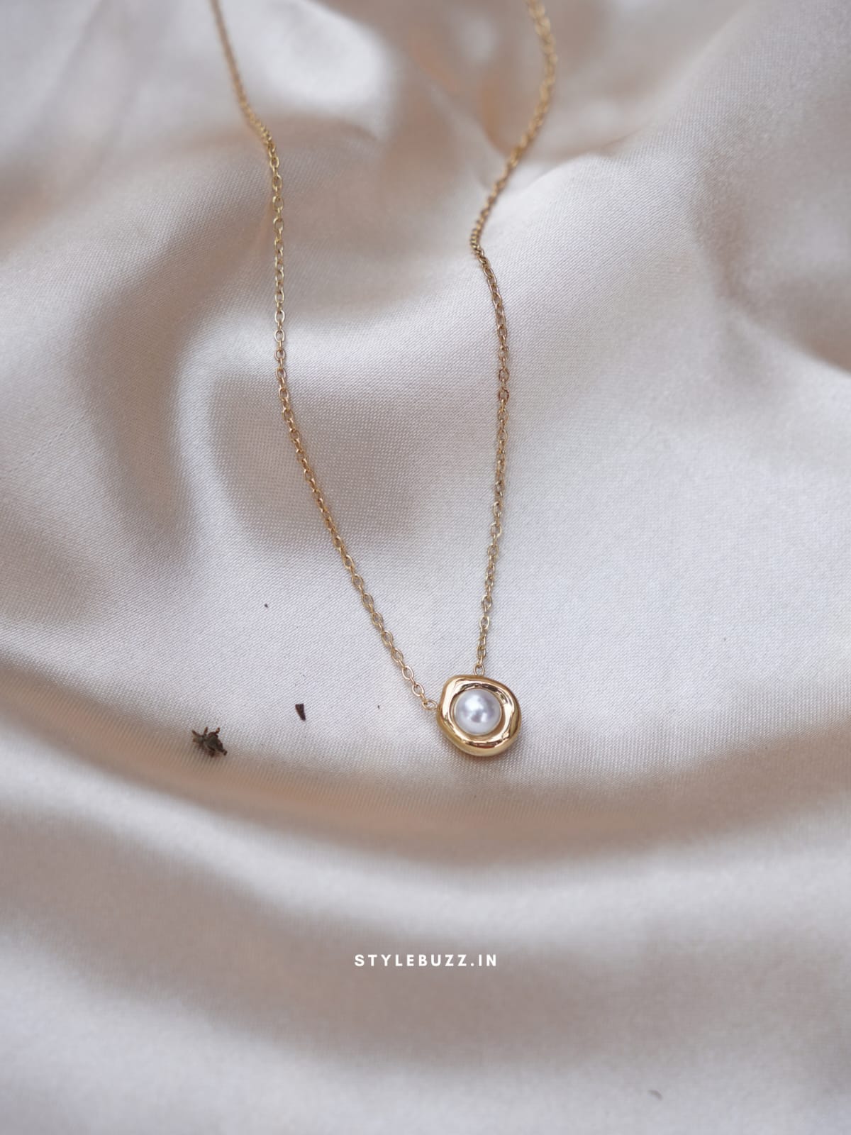Anti Tarnish Trendy White Pearl Designed Necklace