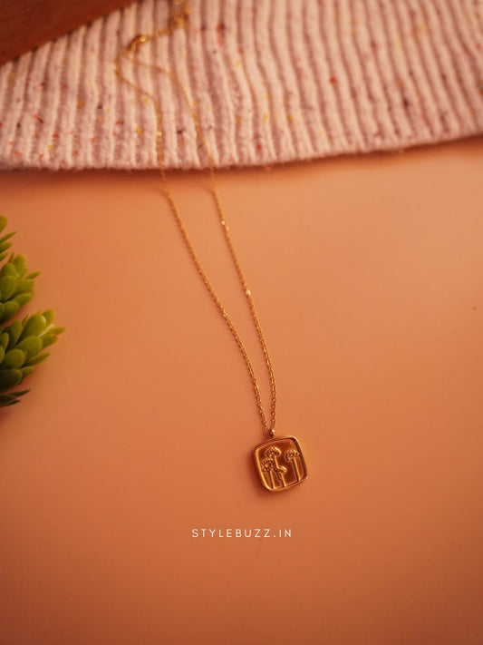 Anti Tarnish Wild Daisy Square Designed Elegant Necklace