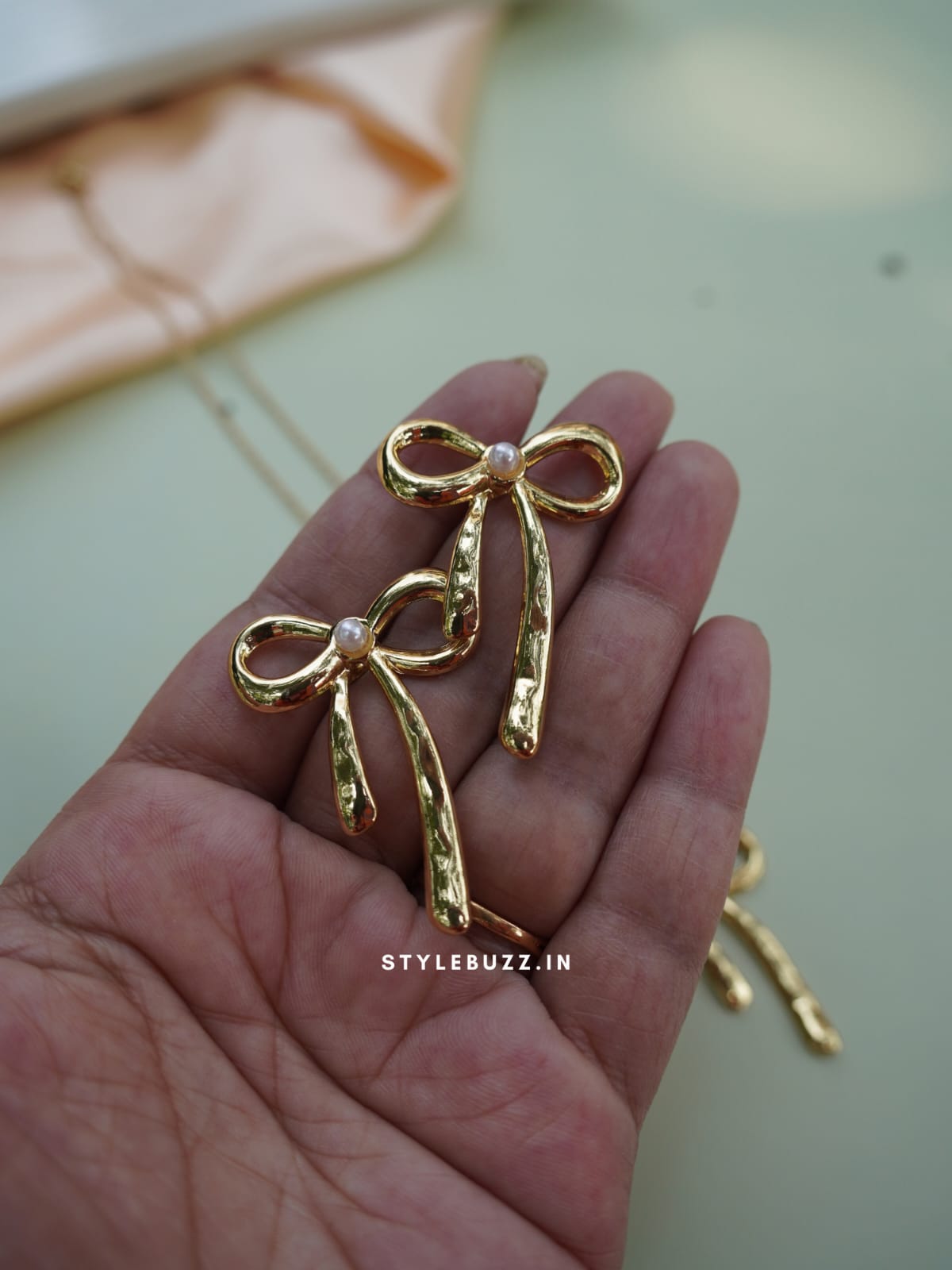 Anti Tarnish Cute Bow And Pearl Designed Necklace With Earrings