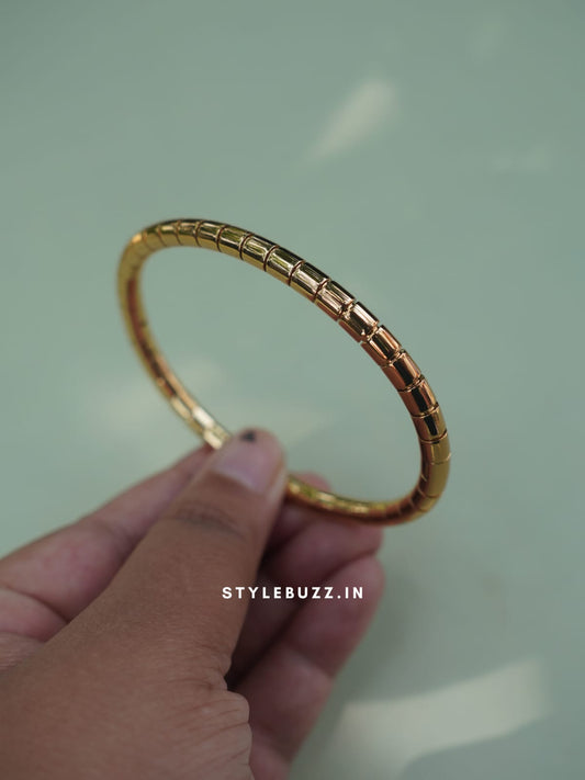 Anti Tarnish Gold Toned Elegant Bangle For Woman