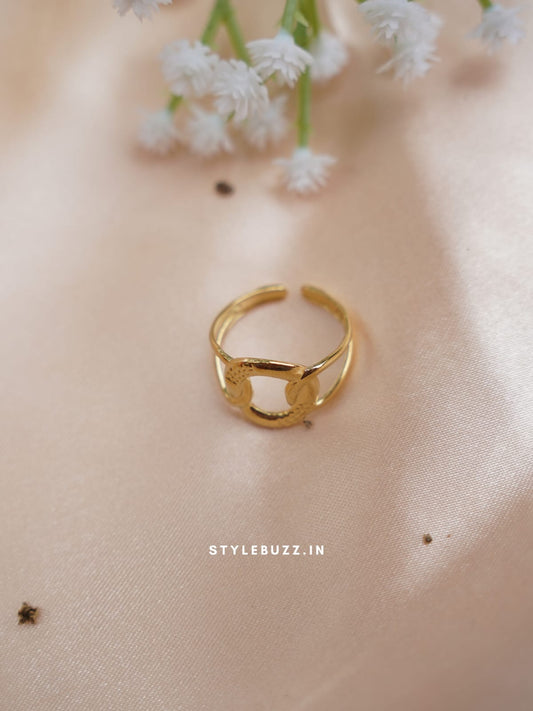 Anti Tarnish Gold Toned Vintage Finger Ring