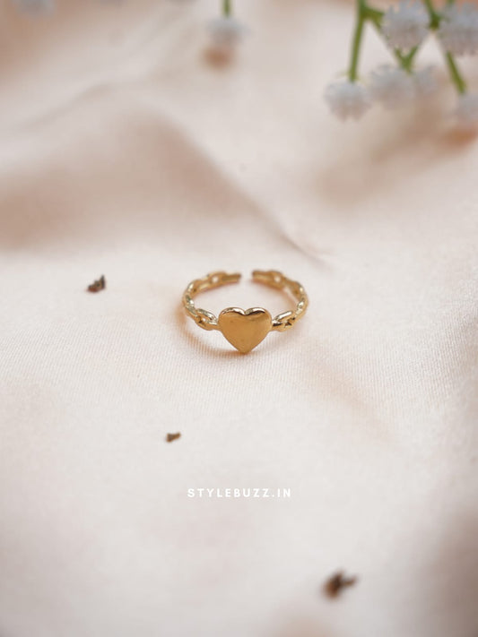 Anti Tarnish Heart Designed Finger Ring