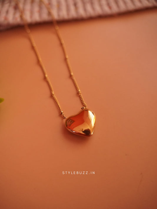 Anti Tarnish Love Designed Elegant Necklace