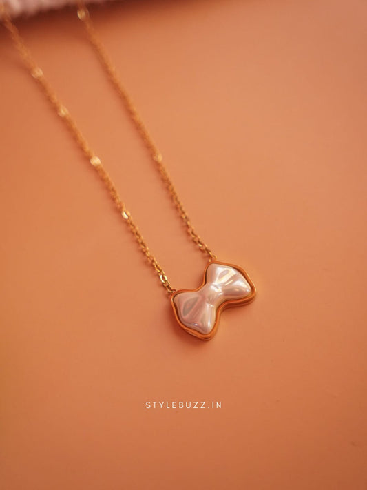 Anti Tarnish MOP Bow Designed Stylish Necklace