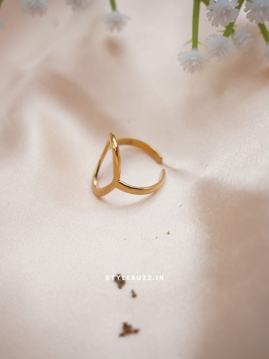 Anti Tarnish Oval Design Finger Ring