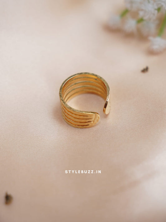 Anti Tarnish Spinner Designed Finger Ring