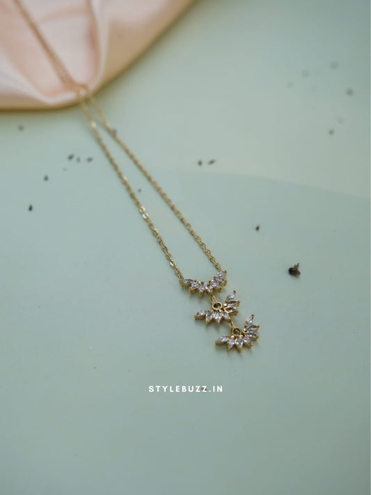 Anti Tarnish Trendy Flower Designed Necklace
