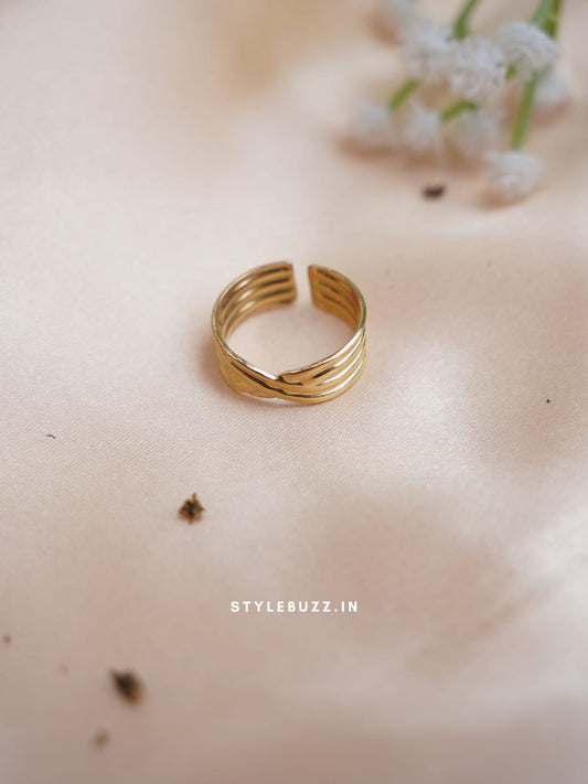 Anti Tarnish Unique Designed Finger Ring