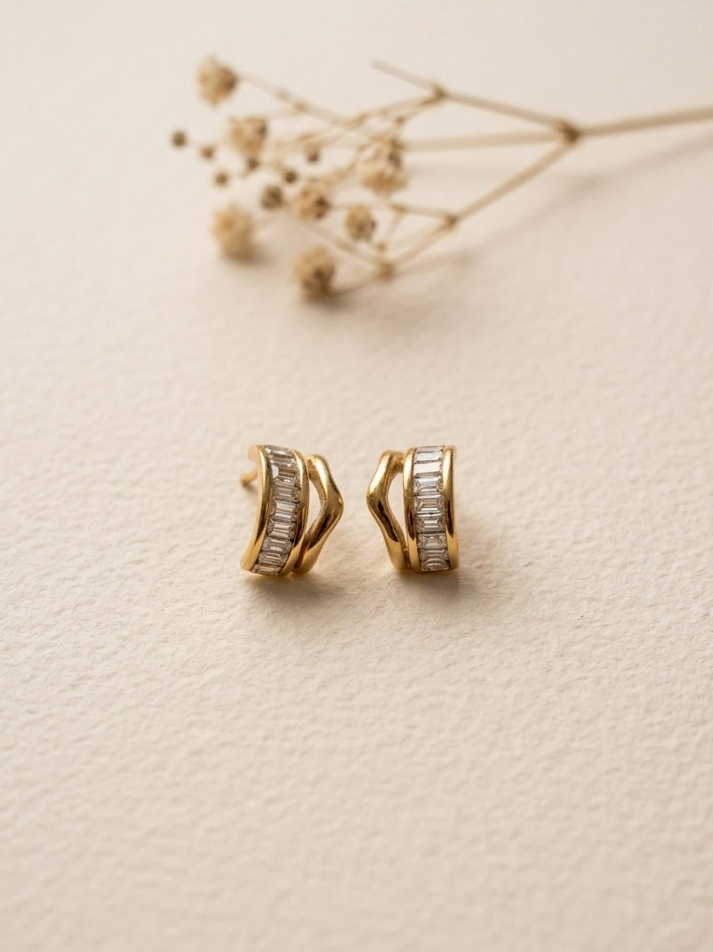 Waterproof half hoop stud with stone