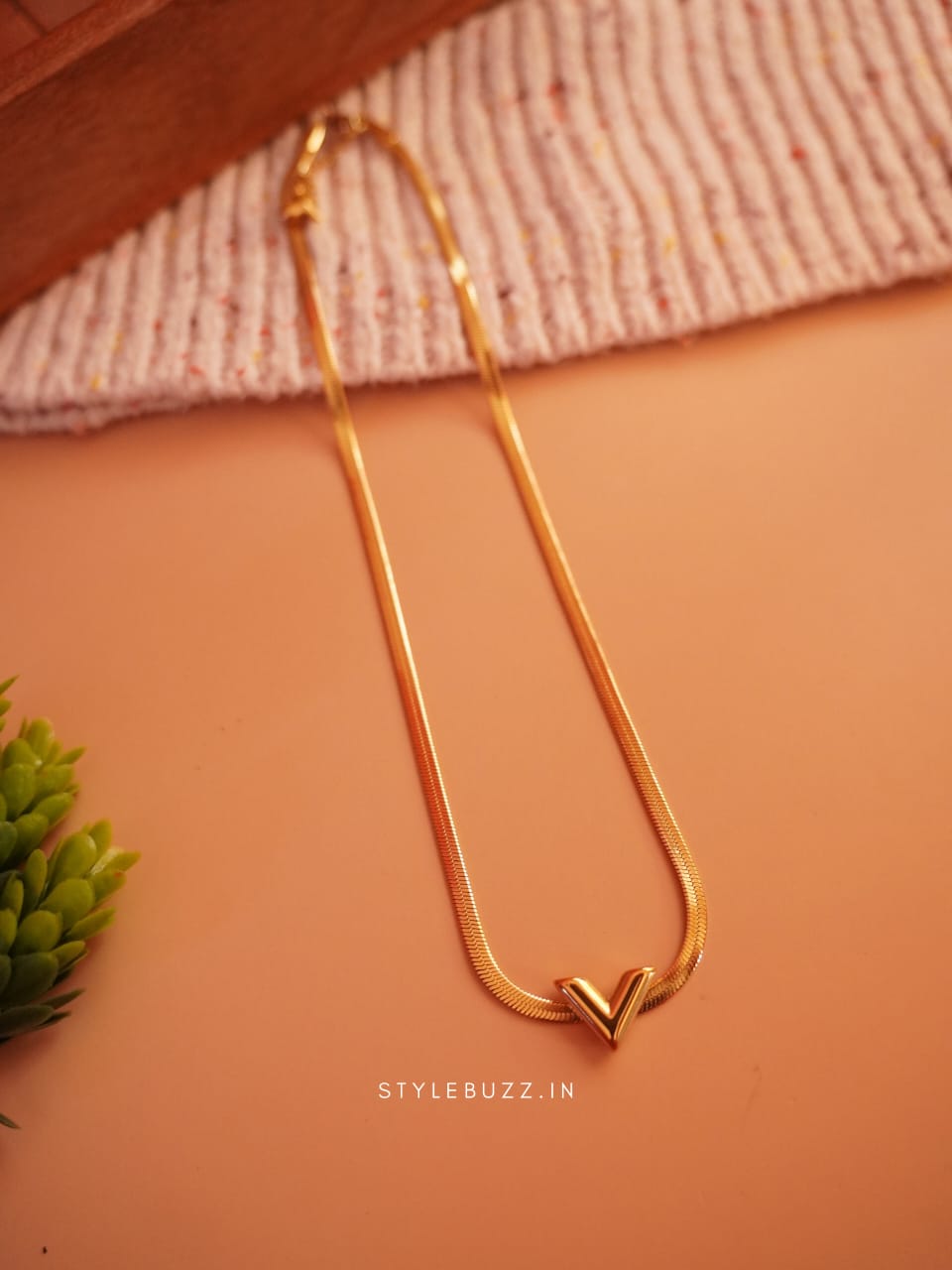 Anti Tarnish Snack Designed Necklace For Woman