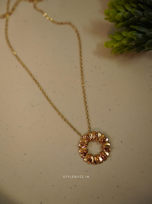 Anti Tarnish Gold Toned Trendy Necklace For Woman