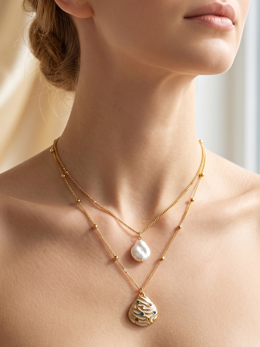 double layers necklace with shell pendant and pearl