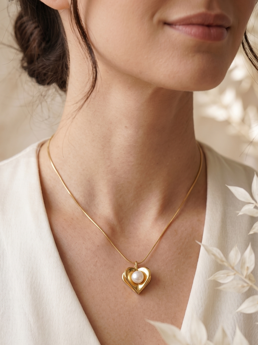 anti tarnish necklace with a heart-shaped pendant featuring a pearl
