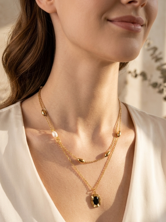 tarnish free doble layer necklace with a black pendant