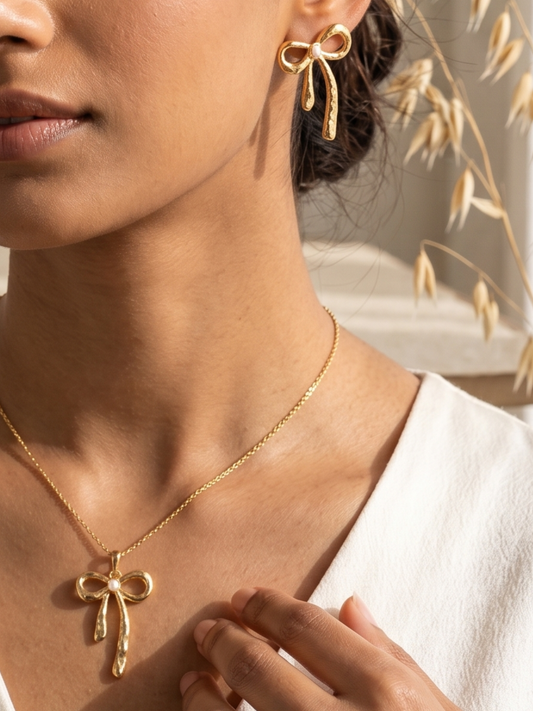 waterproof bow-shaped earrings and necklace and earrings