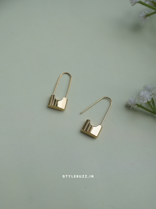 Anti tarnish waterproof pin designed hoop earrings