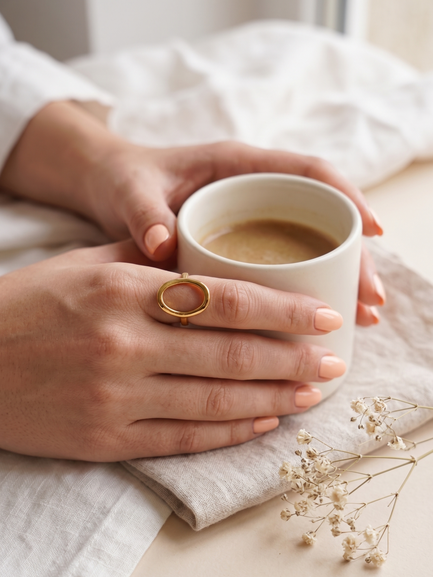 Anti Tarnish Oval Design Finger Ring