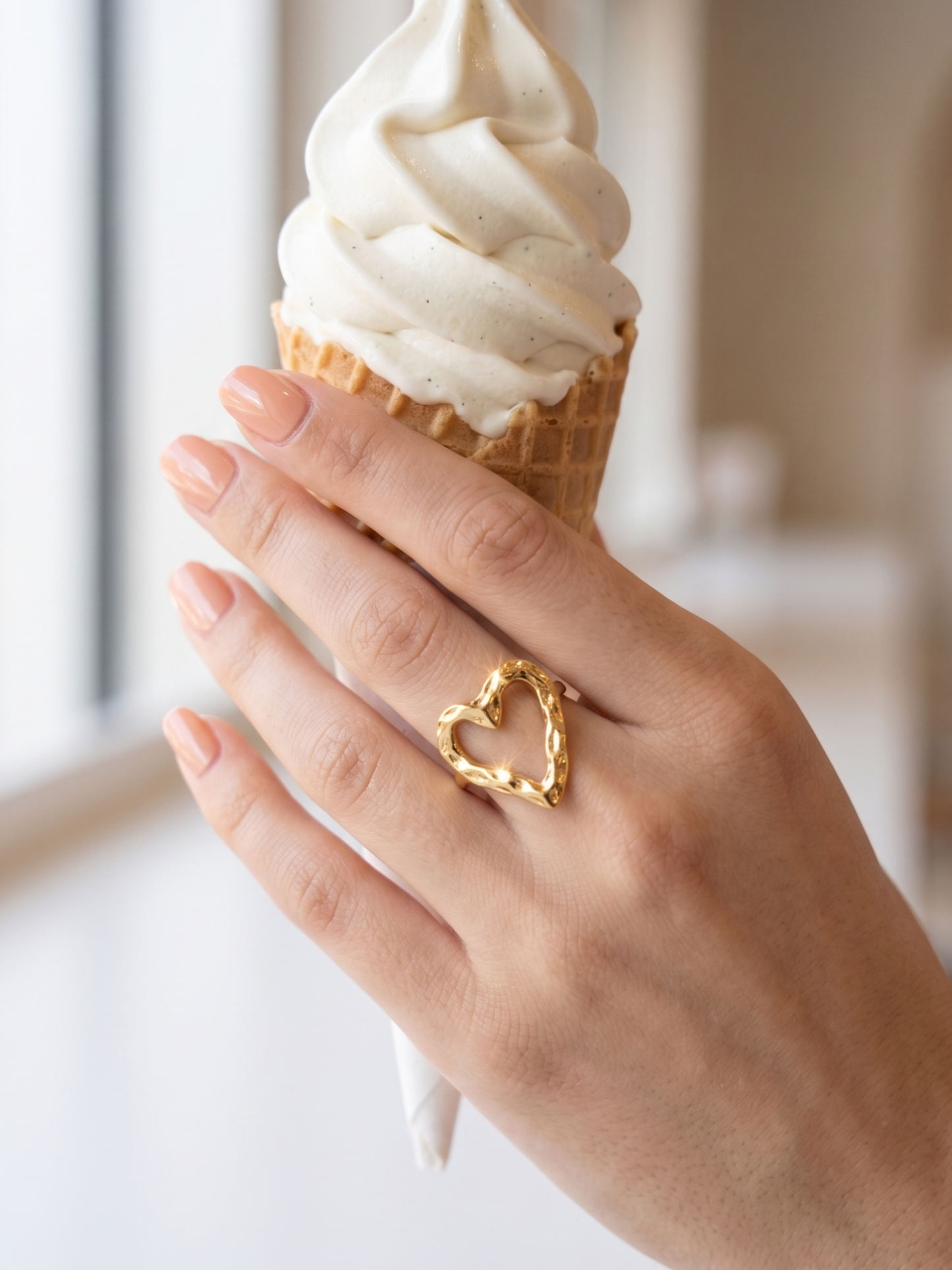 Anti Tarnish Elegant Heart Designed Finger Ring