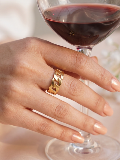 Anti Tarnish Chain Designed Gold Toned Finger Ring