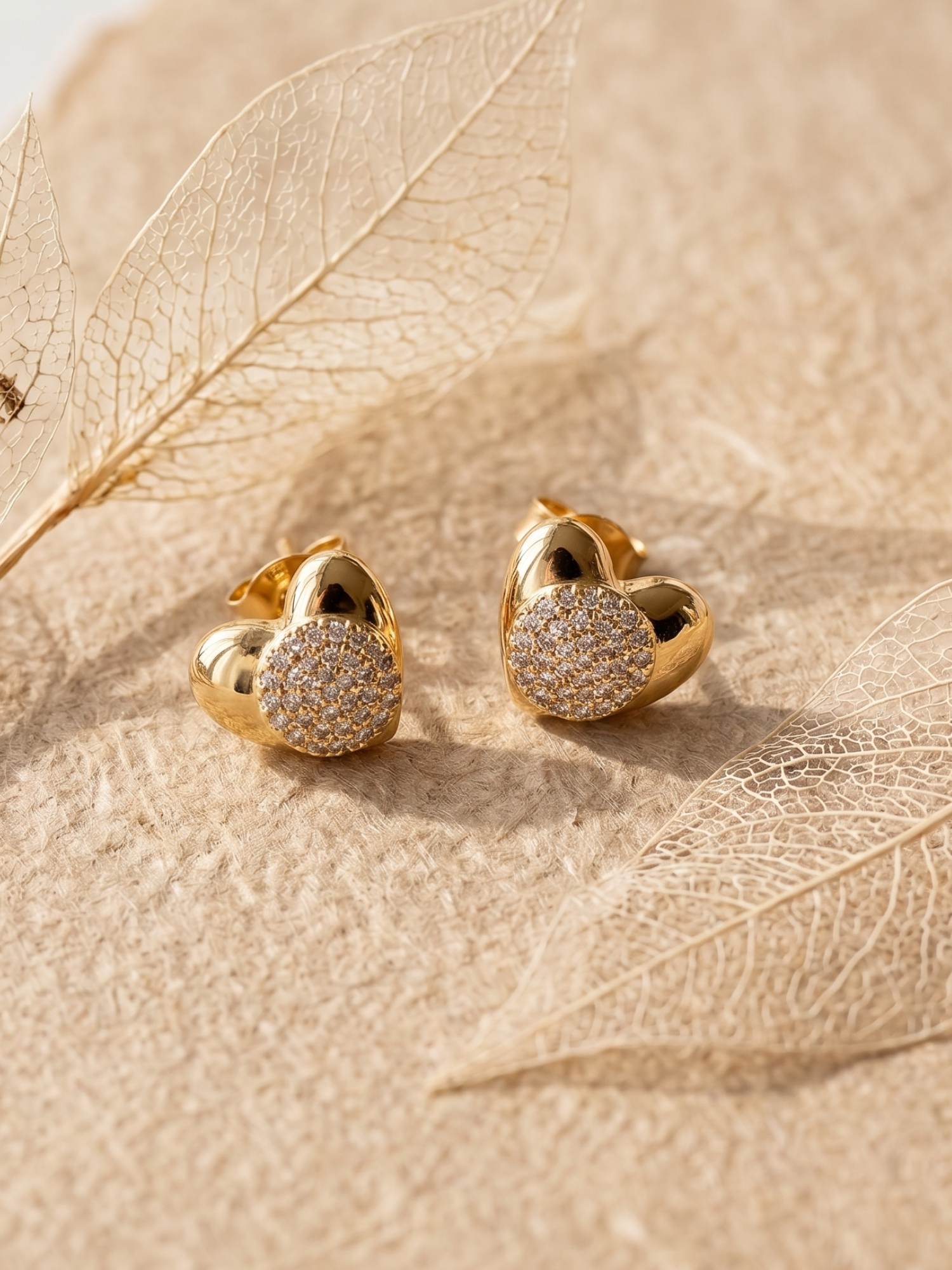 AD stones small heart shaped stud