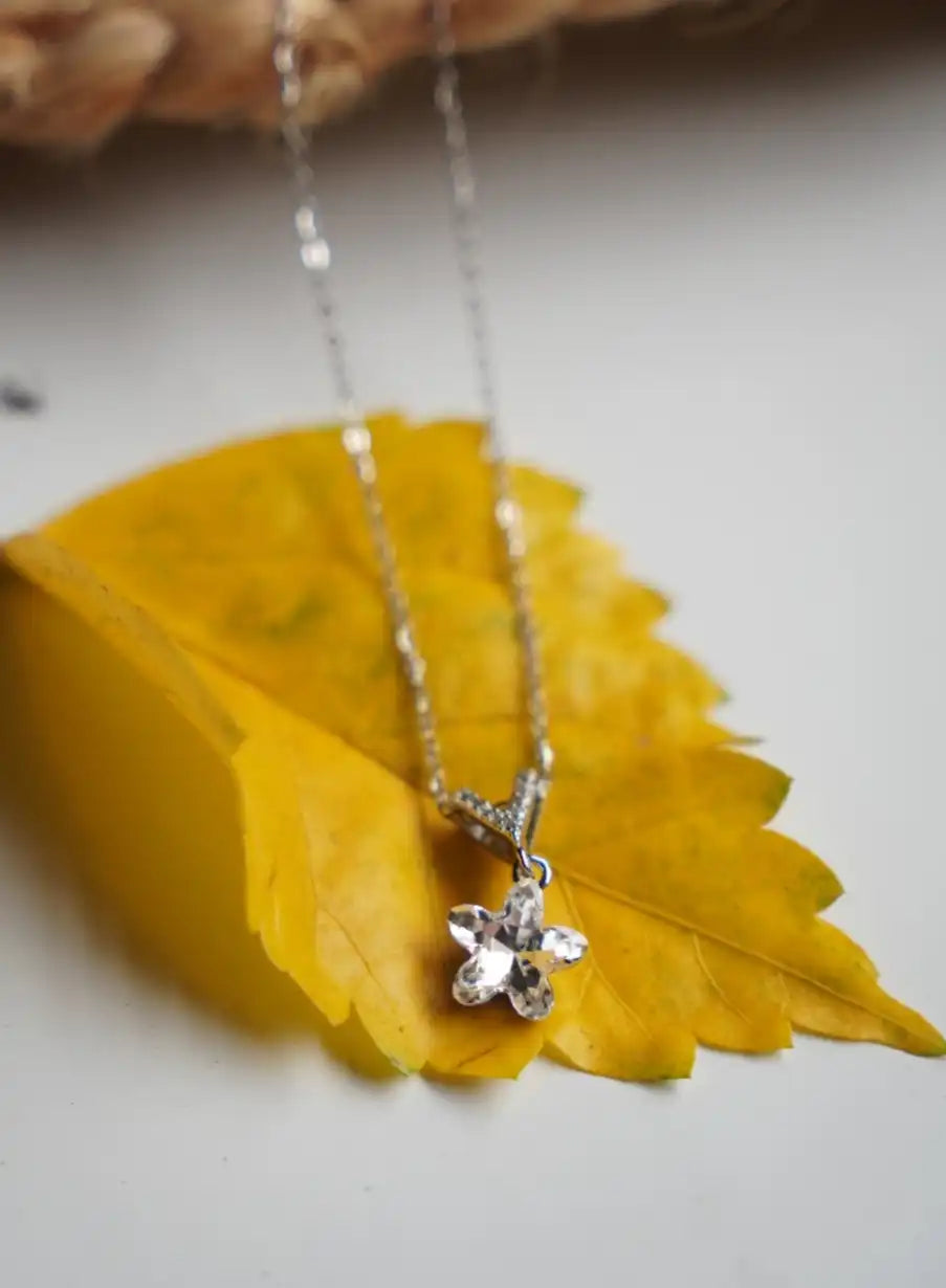 Anti Tarnish Classy Flower Pendant