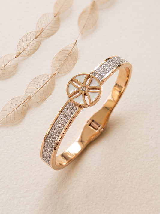 Anti-Tarnish Premium Quality Eye-Catchy Bracelet for Women