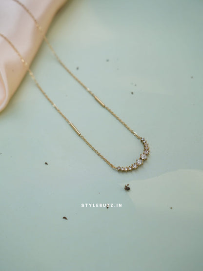 Anti Tarnish Elegant Designed Necklace With Crystal