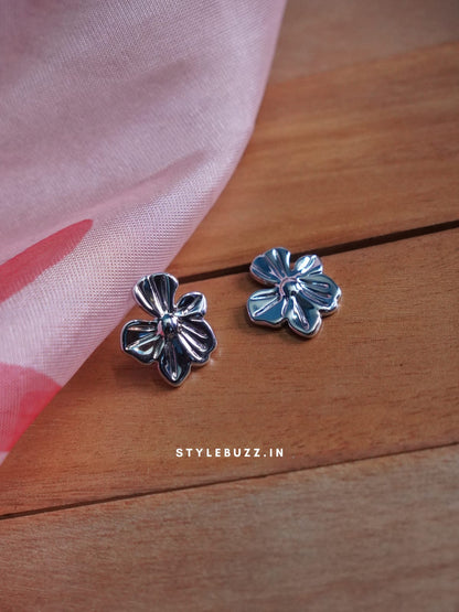 Anti Tarnish Silver Tone Elegant Floral Designed Stud
