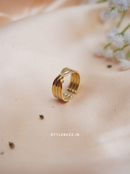Anti Tarnish Unique Designed Finger Ring