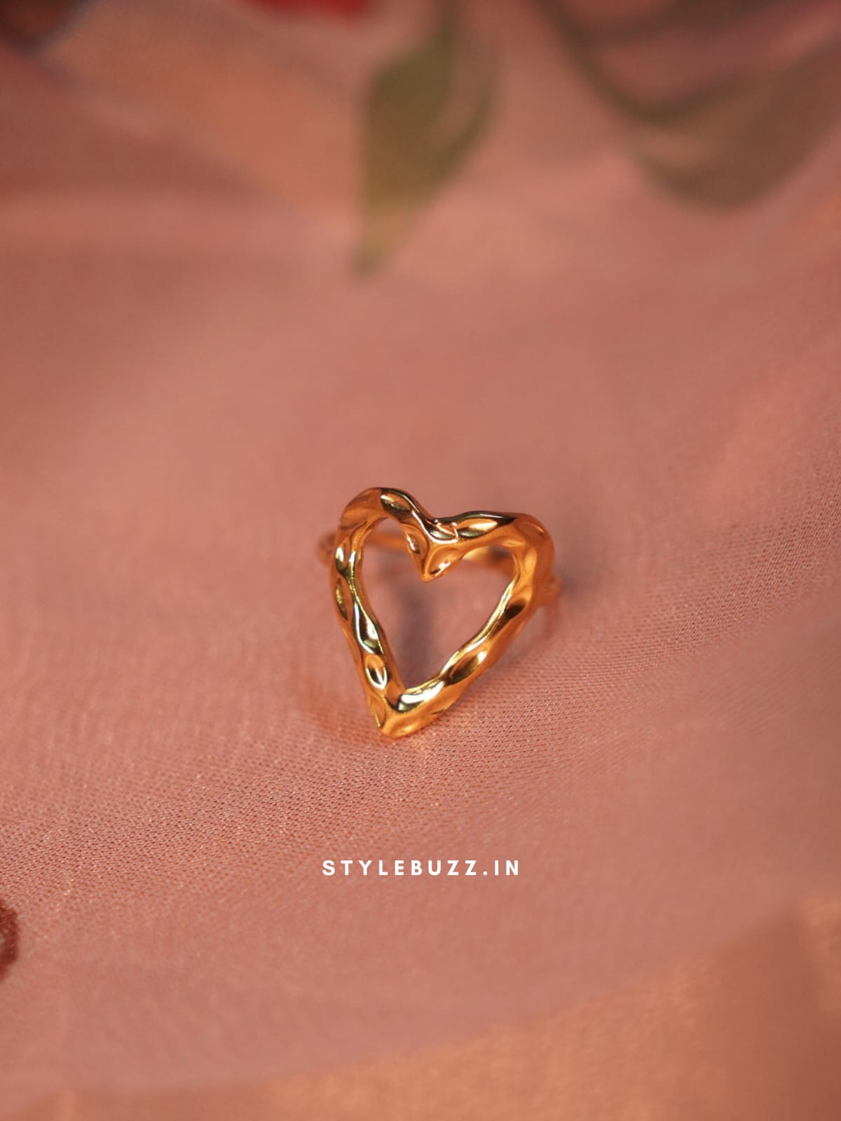 Anti Tarnish Elegant Heart Designed Finger Ring