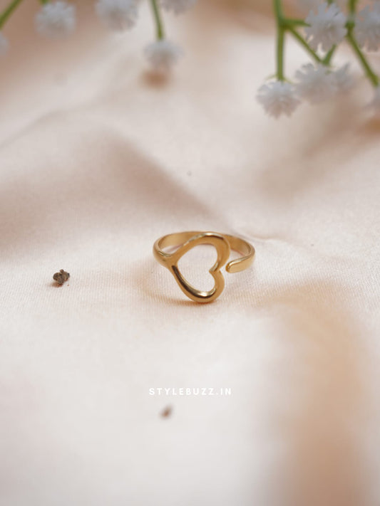 Anti Tarnish Gold Tone Heart Designed Finger Ring