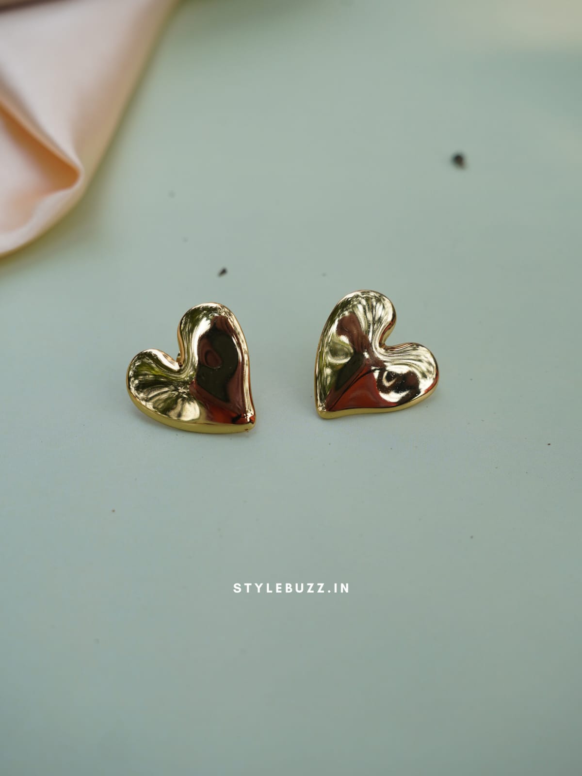 Anti Tarnish Gold Toned Heart Designed Necklace For Women