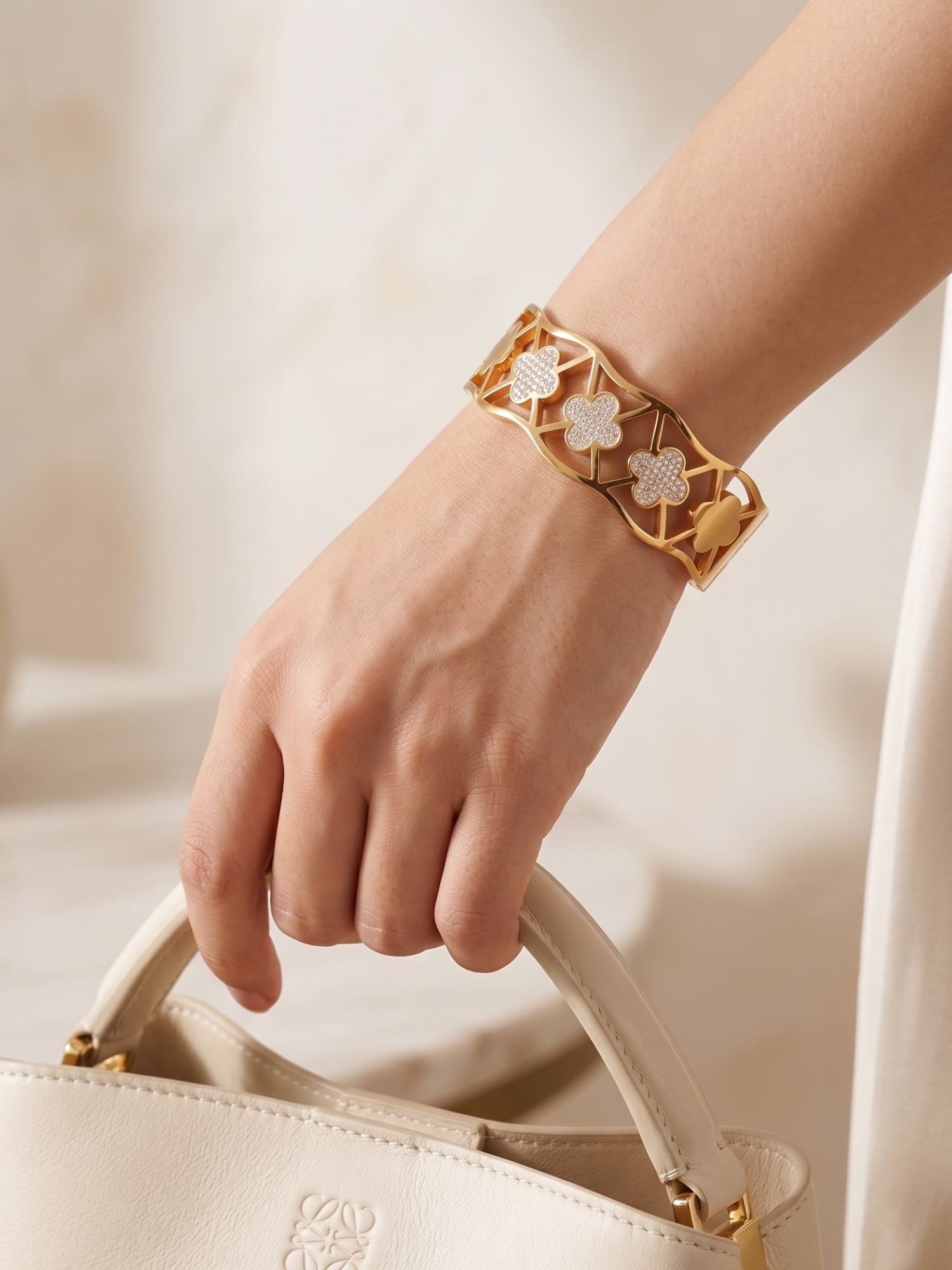 Anti Tarnish Gorgeous Designed Adjustable Bangle