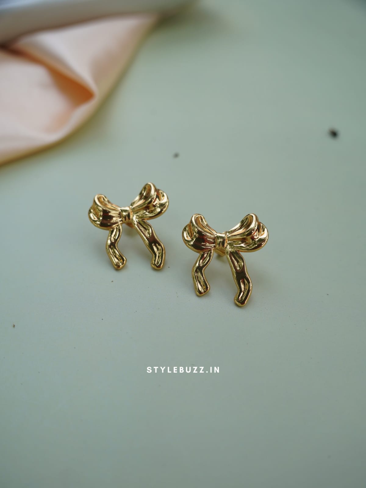 Anti Tarnish Stylish Bow Designed Necklace With Earrings