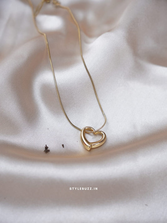 Anti Tarnish Trendy Attractive Heart Designed Necklace