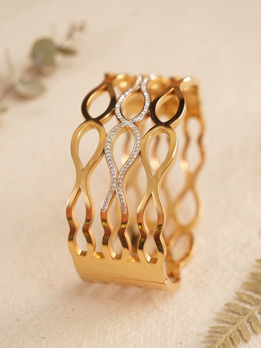 Anti Tarnish elegant designed Bangle
